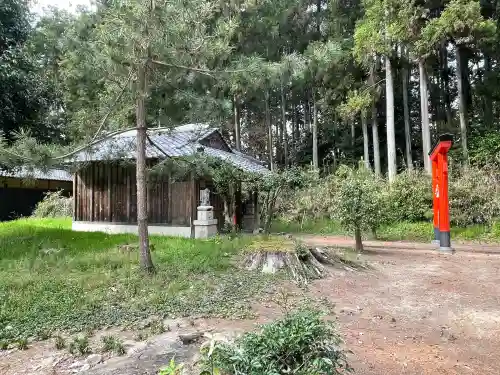 馬見岡綿向神社の{uncategorized: "未分類", other: "その他", undefined: "問題あり", building: "その他建物", grave: "お墓", sacred_gate: "鳥居", guardian: "狛犬", statue: "像", buddha: "仏像", history: "歴史", nature: "自然", garden: "庭園", animal: "動物", pagoda: "塔", temizu: "手水舎", mountain_gate: "山門・神門", sanctuary: "本殿・本堂", subordinate: "末社・摂社", art: "芸術", scenery: "景色", jizo: "地蔵", ema: "絵馬", goshuin: "御朱印", omikuji: "おみくじ", items: "授与品その他", amulet: "お守り", goshuincho: "御朱印帳", eats: "食事", festival: "お祭り", votive_dance: "神楽", shichigosan: "七五三参", wedding: "結婚式", experience: "体験その他", initially: "初詣", around: "周辺", anti_infection: "感染症対策"}