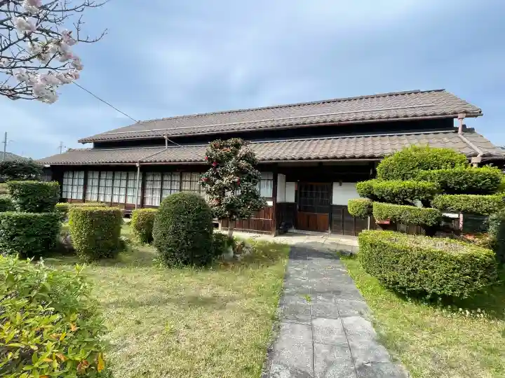経王寺の{uncategorized: "未分類", other: "その他", undefined: "問題あり", building: "その他建物", grave: "お墓", sacred_gate: "鳥居", guardian: "狛犬", statue: "像", buddha: "仏像", history: "歴史", nature: "自然", garden: "庭園", animal: "動物", pagoda: "塔", temizu: "手水舎", mountain_gate: "山門・神門", sanctuary: "本殿・本堂", subordinate: "末社・摂社", art: "芸術", scenery: "景色", jizo: "地蔵", ema: "絵馬", goshuin: "御朱印", omikuji: "おみくじ", items: "授与品その他", amulet: "お守り", goshuincho: "御朱印帳", eats: "食事", festival: "お祭り", votive_dance: "神楽", shichigosan: "七五三参", wedding: "結婚式", experience: "体験その他", initially: "初詣", around: "周辺", anti_infection: "感染症対策"}