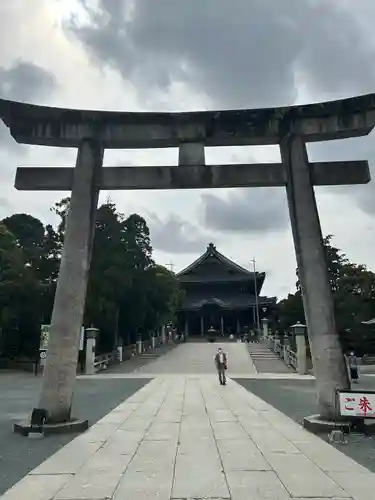 豊川閣　妙厳寺の鳥居