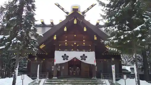 上川神社の本殿