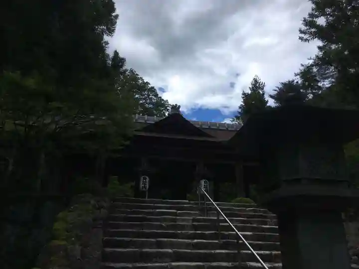 身延山 祖廟拝殿の本殿・本堂
