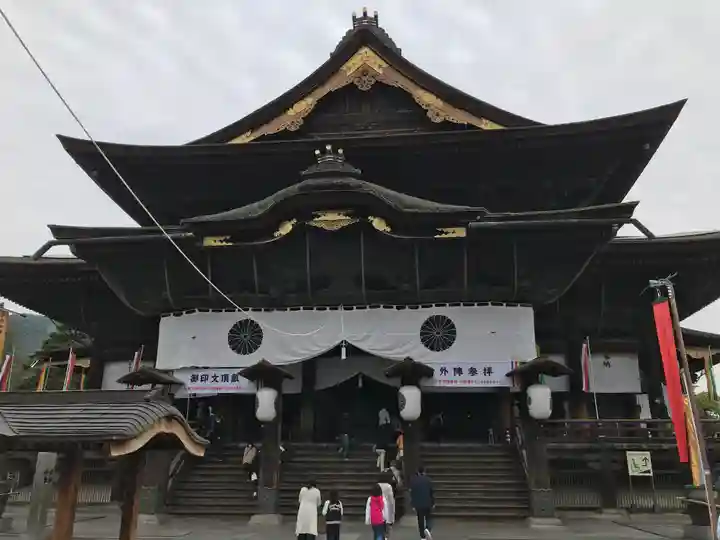 善光寺の本殿・本堂