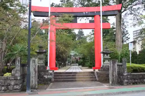 新橋浅間神社の鳥居