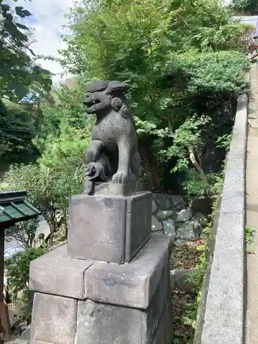 諏訪神社の狛犬