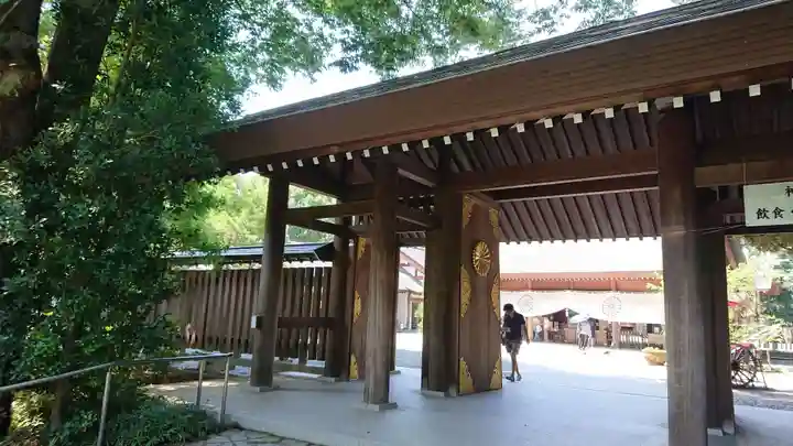 阿佐ヶ谷神明宮の山門・神門