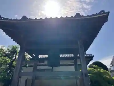 源心寺の{uncategorized: "未分類", other: "その他", undefined: "問題あり", building: "その他建物", grave: "お墓", sacred_gate: "鳥居", guardian: "狛犬", statue: "像", buddha: "仏像", history: "歴史", nature: "自然", garden: "庭園", animal: "動物", pagoda: "塔", temizu: "手水舎", mountain_gate: "山門・神門", sanctuary: "本殿・本堂", subordinate: "末社・摂社", art: "芸術", scenery: "景色", jizo: "地蔵", ema: "絵馬", goshuin: "御朱印", omikuji: "おみくじ", items: "授与品その他", amulet: "お守り", goshuincho: "御朱印帳", eats: "食事", festival: "お祭り", votive_dance: "神楽", shichigosan: "七五三参", wedding: "結婚式", experience: "体験その他", initially: "初詣", around: "周辺", anti_infection: "感染症対策"}