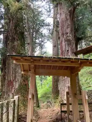 加蘇山神社の山門・神門