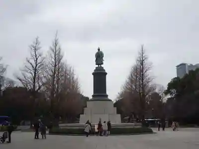 靖國神社の像