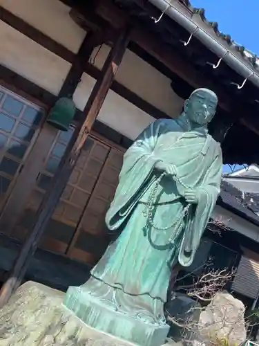 安養寺の像