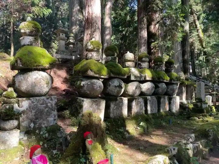 高野山金剛峯寺奥の院(和歌山県)