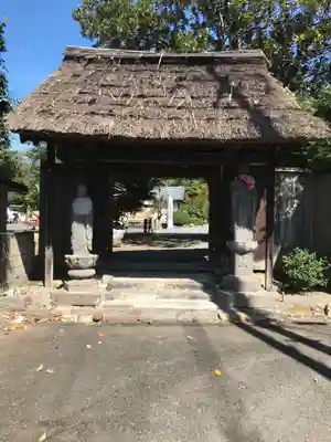 観音寺の山門・神門
