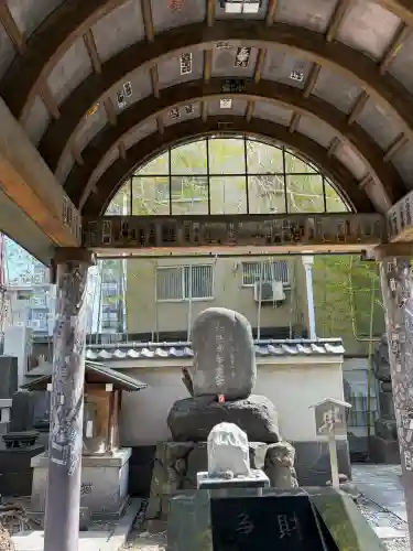 回向院の{uncategorized: "未分類", other: "その他", undefined: "問題あり", building: "その他建物", grave: "お墓", sacred_gate: "鳥居", guardian: "狛犬", statue: "像", buddha: "仏像", history: "歴史", nature: "自然", garden: "庭園", animal: "動物", pagoda: "塔", temizu: "手水舎", mountain_gate: "山門・神門", sanctuary: "本殿・本堂", subordinate: "末社・摂社", art: "芸術", scenery: "景色", jizo: "地蔵", ema: "絵馬", goshuin: "御朱印", omikuji: "おみくじ", items: "授与品その他", amulet: "お守り", goshuincho: "御朱印帳", eats: "食事", festival: "お祭り", votive_dance: "神楽", shichigosan: "七五三参", wedding: "結婚式", experience: "体験その他", initially: "初詣", around: "周辺", anti_infection: "感染症対策"}