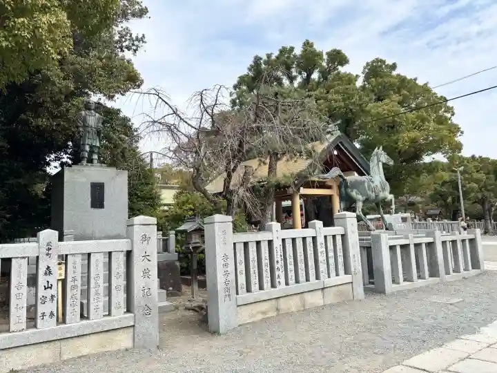 和泉國一之宮 大鳥大社の{uncategorized: "未分類", other: "その他", undefined: "問題あり", building: "その他建物", grave: "お墓", sacred_gate: "鳥居", guardian: "狛犬", statue: "像", buddha: "仏像", history: "歴史", nature: "自然", garden: "庭園", animal: "動物", pagoda: "塔", temizu: "手水舎", mountain_gate: "山門・神門", sanctuary: "本殿・本堂", subordinate: "末社・摂社", art: "芸術", scenery: "景色", jizo: "地蔵", ema: "絵馬", goshuin: "御朱印", omikuji: "おみくじ", items: "授与品その他", amulet: "お守り", goshuincho: "御朱印帳", eats: "食事", festival: "お祭り", votive_dance: "神楽", shichigosan: "七五三参", wedding: "結婚式", experience: "体験その他", initially: "初詣", around: "周辺", anti_infection: "感染症対策"}