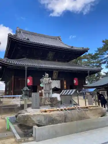 善通寺の{uncategorized: "未分類", other: "その他", undefined: "問題あり", building: "その他建物", grave: "お墓", sacred_gate: "鳥居", guardian: "狛犬", statue: "像", buddha: "仏像", history: "歴史", nature: "自然", garden: "庭園", animal: "動物", pagoda: "塔", temizu: "手水舎", mountain_gate: "山門・神門", sanctuary: "本殿・本堂", subordinate: "末社・摂社", art: "芸術", scenery: "景色", jizo: "地蔵", ema: "絵馬", goshuin: "御朱印", omikuji: "おみくじ", items: "授与品その他", amulet: "お守り", goshuincho: "御朱印帳", eats: "食事", festival: "お祭り", votive_dance: "神楽", shichigosan: "七五三参", wedding: "結婚式", experience: "体験その他", initially: "初詣", around: "周辺", anti_infection: "感染症対策"}