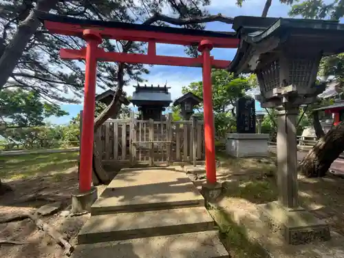 高山稲荷神社の鳥居