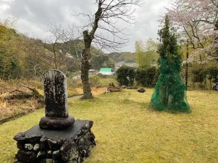 光善寺の{uncategorized: "未分類", other: "その他", undefined: "問題あり", building: "その他建物", grave: "お墓", sacred_gate: "鳥居", guardian: "狛犬", statue: "像", buddha: "仏像", history: "歴史", nature: "自然", garden: "庭園", animal: "動物", pagoda: "塔", temizu: "手水舎", mountain_gate: "山門・神門", sanctuary: "本殿・本堂", subordinate: "末社・摂社", art: "芸術", scenery: "景色", jizo: "地蔵", ema: "絵馬", goshuin: "御朱印", omikuji: "おみくじ", items: "授与品その他", amulet: "お守り", goshuincho: "御朱印帳", eats: "食事", festival: "お祭り", votive_dance: "神楽", shichigosan: "七五三参", wedding: "結婚式", experience: "体験その他", initially: "初詣", around: "周辺", anti_infection: "感染症対策"}