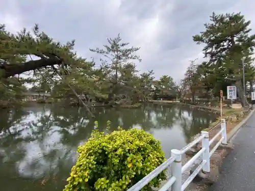 備中国總社の{uncategorized: "未分類", other: "その他", undefined: "問題あり", building: "その他建物", grave: "お墓", sacred_gate: "鳥居", guardian: "狛犬", statue: "像", buddha: "仏像", history: "歴史", nature: "自然", garden: "庭園", animal: "動物", pagoda: "塔", temizu: "手水舎", mountain_gate: "山門・神門", sanctuary: "本殿・本堂", subordinate: "末社・摂社", art: "芸術", scenery: "景色", jizo: "地蔵", ema: "絵馬", goshuin: "御朱印", omikuji: "おみくじ", items: "授与品その他", amulet: "お守り", goshuincho: "御朱印帳", eats: "食事", festival: "お祭り", votive_dance: "神楽", shichigosan: "七五三参", wedding: "結婚式", experience: "体験その他", initially: "初詣", around: "周辺", anti_infection: "感染症対策"}