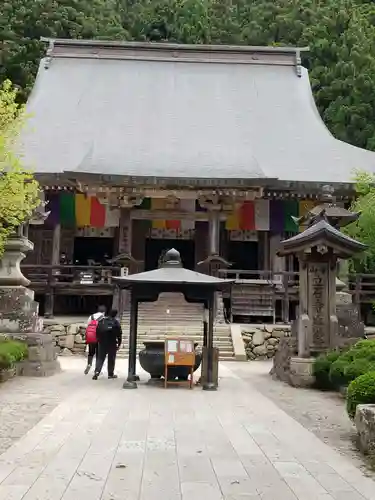 宝珠山 立石寺の本殿・本堂