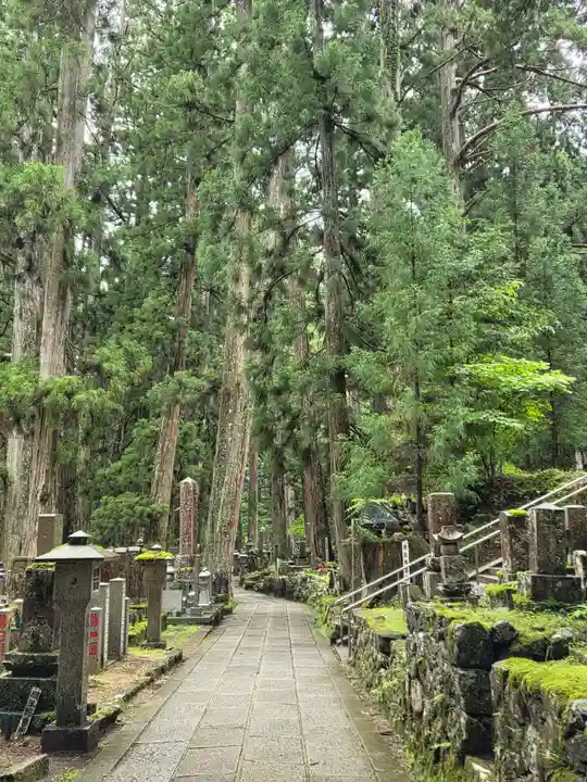 高野山金剛峯寺奥の院(和歌山県)