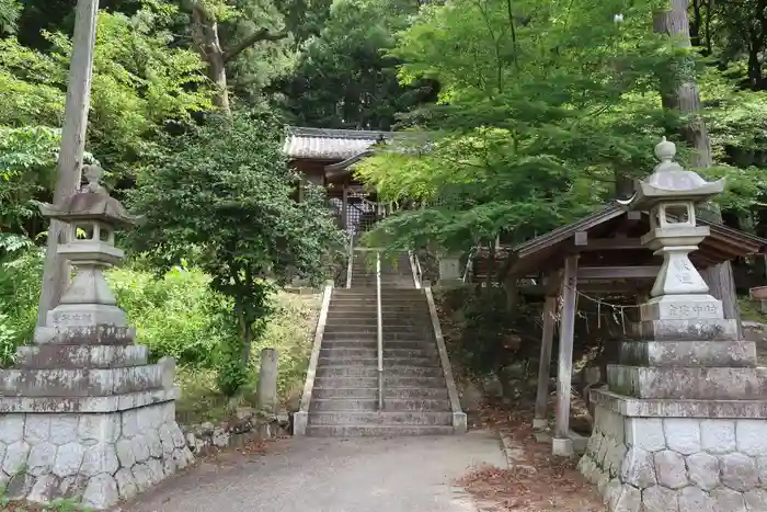 八剱社の建物その他