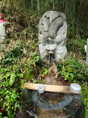 磯山弁財天の手水舎