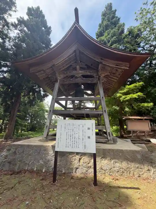 新宮熊野神社の{uncategorized: "未分類", other: "その他", undefined: "問題あり", building: "その他建物", grave: "お墓", sacred_gate: "鳥居", guardian: "狛犬", statue: "像", buddha: "仏像", history: "歴史", nature: "自然", garden: "庭園", animal: "動物", pagoda: "塔", temizu: "手水舎", mountain_gate: "山門・神門", sanctuary: "本殿・本堂", subordinate: "末社・摂社", art: "芸術", scenery: "景色", jizo: "地蔵", ema: "絵馬", goshuin: "御朱印", omikuji: "おみくじ", items: "授与品その他", amulet: "お守り", goshuincho: "御朱印帳", eats: "食事", festival: "お祭り", votive_dance: "神楽", shichigosan: "七五三参", wedding: "結婚式", experience: "体験その他", initially: "初詣", around: "周辺", anti_infection: "感染症対策"}