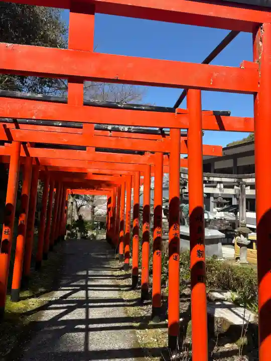 伊奈波神社の{uncategorized: "未分類", other: "その他", undefined: "問題あり", building: "その他建物", grave: "お墓", sacred_gate: "鳥居", guardian: "狛犬", statue: "像", buddha: "仏像", history: "歴史", nature: "自然", garden: "庭園", animal: "動物", pagoda: "塔", temizu: "手水舎", mountain_gate: "山門・神門", sanctuary: "本殿・本堂", subordinate: "末社・摂社", art: "芸術", scenery: "景色", jizo: "地蔵", ema: "絵馬", goshuin: "御朱印", omikuji: "おみくじ", items: "授与品その他", amulet: "お守り", goshuincho: "御朱印帳", eats: "食事", festival: "お祭り", votive_dance: "神楽", shichigosan: "七五三参", wedding: "結婚式", experience: "体験その他", initially: "初詣", around: "周辺", anti_infection: "感染症対策"}