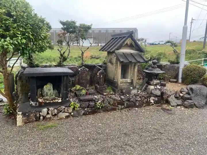 林松寺の{uncategorized: "未分類", other: "その他", undefined: "問題あり", building: "その他建物", grave: "お墓", sacred_gate: "鳥居", guardian: "狛犬", statue: "像", buddha: "仏像", history: "歴史", nature: "自然", garden: "庭園", animal: "動物", pagoda: "塔", temizu: "手水舎", mountain_gate: "山門・神門", sanctuary: "本殿・本堂", subordinate: "末社・摂社", art: "芸術", scenery: "景色", jizo: "地蔵", ema: "絵馬", goshuin: "御朱印", omikuji: "おみくじ", items: "授与品その他", amulet: "お守り", goshuincho: "御朱印帳", eats: "食事", festival: "お祭り", votive_dance: "神楽", shichigosan: "七五三参", wedding: "結婚式", experience: "体験その他", initially: "初詣", around: "周辺", anti_infection: "感染症対策"}