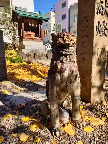 三輪神社の狛犬