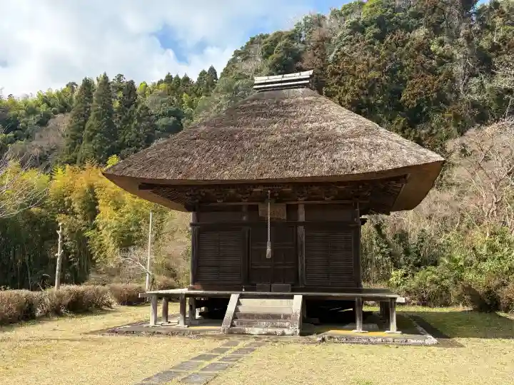 鳳来寺観音堂の{uncategorized: "未分類", other: "その他", undefined: "問題あり", building: "その他建物", grave: "お墓", sacred_gate: "鳥居", guardian: "狛犬", statue: "像", buddha: "仏像", history: "歴史", nature: "自然", garden: "庭園", animal: "動物", pagoda: "塔", temizu: "手水舎", mountain_gate: "山門・神門", sanctuary: "本殿・本堂", subordinate: "末社・摂社", art: "芸術", scenery: "景色", jizo: "地蔵", ema: "絵馬", goshuin: "御朱印", omikuji: "おみくじ", items: "授与品その他", amulet: "お守り", goshuincho: "御朱印帳", eats: "食事", festival: "お祭り", votive_dance: "神楽", shichigosan: "七五三参", wedding: "結婚式", experience: "体験その他", initially: "初詣", around: "周辺", anti_infection: "感染症対策"}