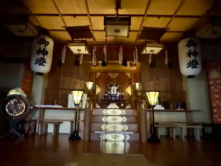 共栄稲荷神社の{uncategorized: "未分類", other: "その他", undefined: "問題あり", building: "その他建物", grave: "お墓", sacred_gate: "鳥居", guardian: "狛犬", statue: "像", buddha: "仏像", history: "歴史", nature: "自然", garden: "庭園", animal: "動物", pagoda: "塔", temizu: "手水舎", mountain_gate: "山門・神門", sanctuary: "本殿・本堂", subordinate: "末社・摂社", art: "芸術", scenery: "景色", jizo: "地蔵", ema: "絵馬", goshuin: "御朱印", omikuji: "おみくじ", items: "授与品その他", amulet: "お守り", goshuincho: "御朱印帳", eats: "食事", festival: "お祭り", votive_dance: "神楽", shichigosan: "七五三参", wedding: "結婚式", experience: "体験その他", initially: "初詣", around: "周辺", anti_infection: "感染症対策"}