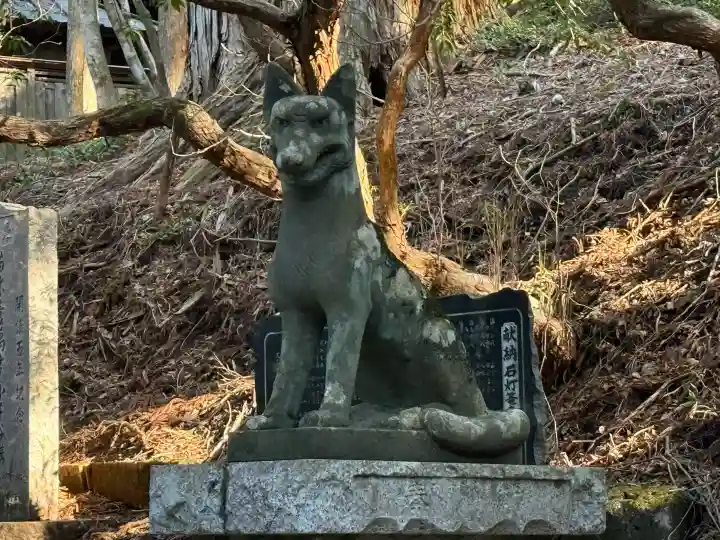 三峯神社の{uncategorized: "未分類", other: "その他", undefined: "問題あり", building: "その他建物", grave: "お墓", sacred_gate: "鳥居", guardian: "狛犬", statue: "像", buddha: "仏像", history: "歴史", nature: "自然", garden: "庭園", animal: "動物", pagoda: "塔", temizu: "手水舎", mountain_gate: "山門・神門", sanctuary: "本殿・本堂", subordinate: "末社・摂社", art: "芸術", scenery: "景色", jizo: "地蔵", ema: "絵馬", goshuin: "御朱印", omikuji: "おみくじ", items: "授与品その他", amulet: "お守り", goshuincho: "御朱印帳", eats: "食事", festival: "お祭り", votive_dance: "神楽", shichigosan: "七五三参", wedding: "結婚式", experience: "体験その他", initially: "初詣", around: "周辺", anti_infection: "感染症対策"}