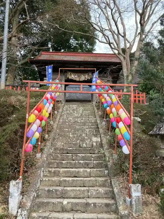 登米神社の{uncategorized: "未分類", other: "その他", undefined: "問題あり", building: "その他建物", grave: "お墓", sacred_gate: "鳥居", guardian: "狛犬", statue: "像", buddha: "仏像", history: "歴史", nature: "自然", garden: "庭園", animal: "動物", pagoda: "塔", temizu: "手水舎", mountain_gate: "山門・神門", sanctuary: "本殿・本堂", subordinate: "末社・摂社", art: "芸術", scenery: "景色", jizo: "地蔵", ema: "絵馬", goshuin: "御朱印", omikuji: "おみくじ", items: "授与品その他", amulet: "お守り", goshuincho: "御朱印帳", eats: "食事", festival: "お祭り", votive_dance: "神楽", shichigosan: "七五三参", wedding: "結婚式", experience: "体験その他", initially: "初詣", around: "周辺", anti_infection: "感染症対策"}