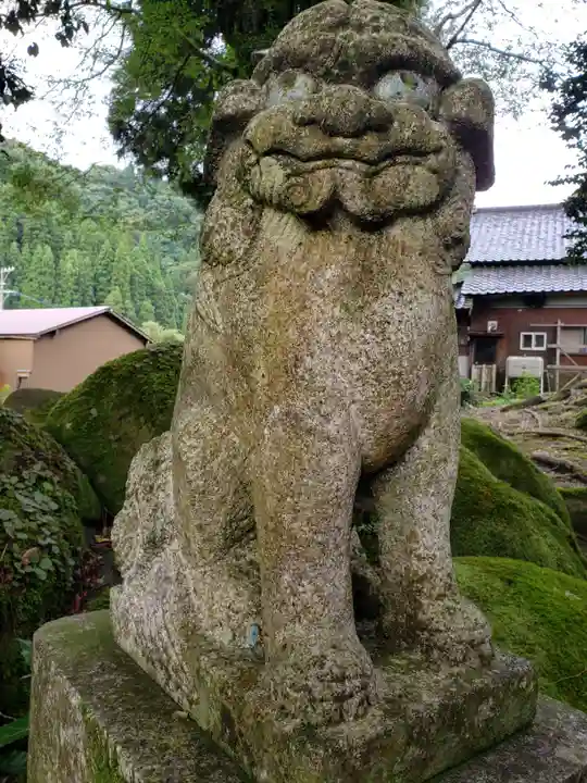 宮島神社の狛犬