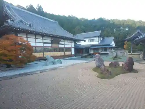 石像寺の庭園