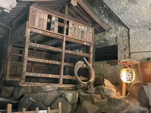 銭洗弁財天宇賀福神社(神奈川県)