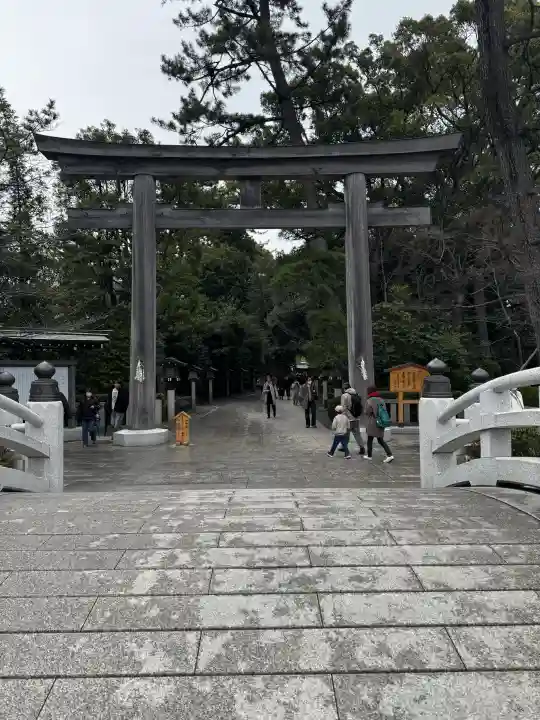 寒川神社の{uncategorized: "未分類", other: "その他", undefined: "問題あり", building: "その他建物", grave: "お墓", sacred_gate: "鳥居", guardian: "狛犬", statue: "像", buddha: "仏像", history: "歴史", nature: "自然", garden: "庭園", animal: "動物", pagoda: "塔", temizu: "手水舎", mountain_gate: "山門・神門", sanctuary: "本殿・本堂", subordinate: "末社・摂社", art: "芸術", scenery: "景色", jizo: "地蔵", ema: "絵馬", goshuin: "御朱印", omikuji: "おみくじ", items: "授与品その他", amulet: "お守り", goshuincho: "御朱印帳", eats: "食事", festival: "お祭り", votive_dance: "神楽", shichigosan: "七五三参", wedding: "結婚式", experience: "体験その他", initially: "初詣", around: "周辺", anti_infection: "感染症対策"}