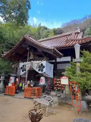 御袖天満宮の{uncategorized: "未分類", other: "その他", undefined: "問題あり", building: "その他建物", grave: "お墓", sacred_gate: "鳥居", guardian: "狛犬", statue: "像", buddha: "仏像", history: "歴史", nature: "自然", garden: "庭園", animal: "動物", pagoda: "塔", temizu: "手水舎", mountain_gate: "山門・神門", sanctuary: "本殿・本堂", subordinate: "末社・摂社", art: "芸術", scenery: "景色", jizo: "地蔵", ema: "絵馬", goshuin: "御朱印", omikuji: "おみくじ", items: "授与品その他", amulet: "お守り", goshuincho: "御朱印帳", eats: "食事", festival: "お祭り", votive_dance: "神楽", shichigosan: "七五三参", wedding: "結婚式", experience: "体験その他", initially: "初詣", around: "周辺", anti_infection: "感染症対策"}
