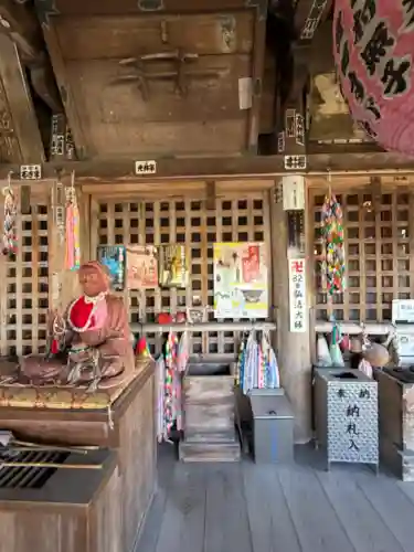 観福寺の{uncategorized: "未分類", other: "その他", undefined: "問題あり", building: "その他建物", grave: "お墓", sacred_gate: "鳥居", guardian: "狛犬", statue: "像", buddha: "仏像", history: "歴史", nature: "自然", garden: "庭園", animal: "動物", pagoda: "塔", temizu: "手水舎", mountain_gate: "山門・神門", sanctuary: "本殿・本堂", subordinate: "末社・摂社", art: "芸術", scenery: "景色", jizo: "地蔵", ema: "絵馬", goshuin: "御朱印", omikuji: "おみくじ", items: "授与品その他", amulet: "お守り", goshuincho: "御朱印帳", eats: "食事", festival: "お祭り", votive_dance: "神楽", shichigosan: "七五三参", wedding: "結婚式", experience: "体験その他", initially: "初詣", around: "周辺", anti_infection: "感染症対策"}