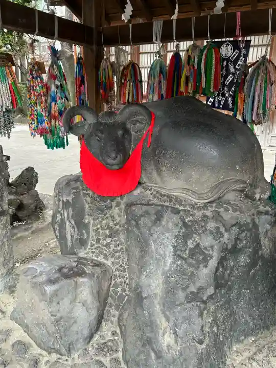 牛嶋神社の像