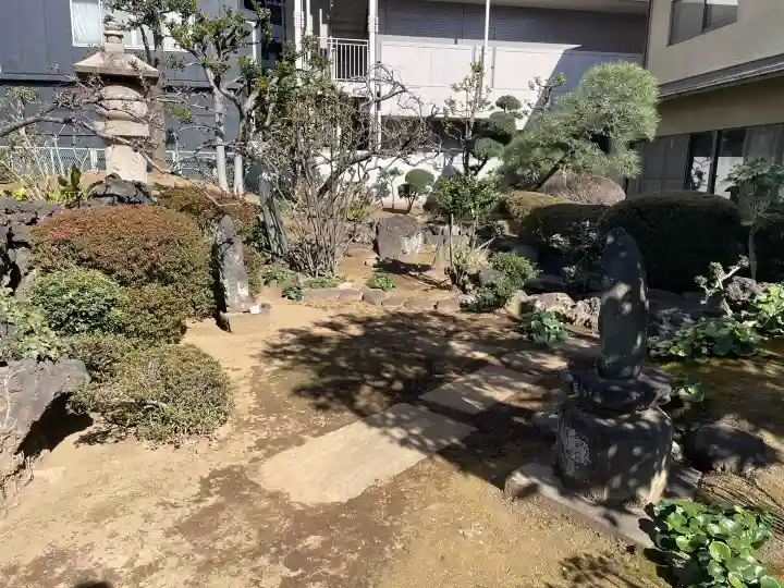 正行寺の{uncategorized: "未分類", other: "その他", undefined: "問題あり", building: "その他建物", grave: "お墓", sacred_gate: "鳥居", guardian: "狛犬", statue: "像", buddha: "仏像", history: "歴史", nature: "自然", garden: "庭園", animal: "動物", pagoda: "塔", temizu: "手水舎", mountain_gate: "山門・神門", sanctuary: "本殿・本堂", subordinate: "末社・摂社", art: "芸術", scenery: "景色", jizo: "地蔵", ema: "絵馬", goshuin: "御朱印", omikuji: "おみくじ", items: "授与品その他", amulet: "お守り", goshuincho: "御朱印帳", eats: "食事", festival: "お祭り", votive_dance: "神楽", shichigosan: "七五三参", wedding: "結婚式", experience: "体験その他", initially: "初詣", around: "周辺", anti_infection: "感染症対策"}