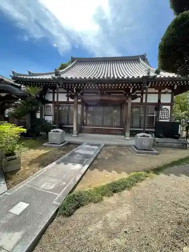 西蓮寺の本殿・本堂