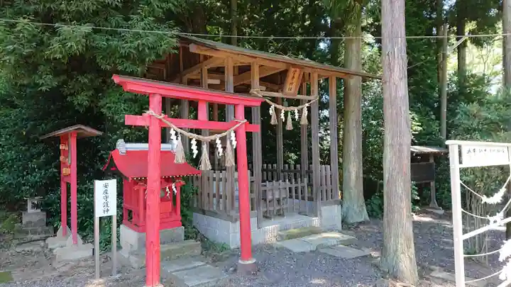 三光稲荷神社の末社・摂社