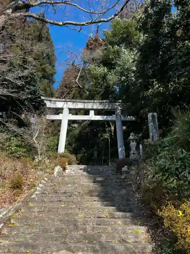 都々古別神社(馬場)の{uncategorized: "未分類", other: "その他", undefined: "問題あり", building: "その他建物", grave: "お墓", sacred_gate: "鳥居", guardian: "狛犬", statue: "像", buddha: "仏像", history: "歴史", nature: "自然", garden: "庭園", animal: "動物", pagoda: "塔", temizu: "手水舎", mountain_gate: "山門・神門", sanctuary: "本殿・本堂", subordinate: "末社・摂社", art: "芸術", scenery: "景色", jizo: "地蔵", ema: "絵馬", goshuin: "御朱印", omikuji: "おみくじ", items: "授与品その他", amulet: "お守り", goshuincho: "御朱印帳", eats: "食事", festival: "お祭り", votive_dance: "神楽", shichigosan: "七五三参", wedding: "結婚式", experience: "体験その他", initially: "初詣", around: "周辺", anti_infection: "感染症対策"}