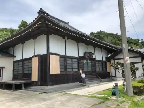 釣徳寺の本殿