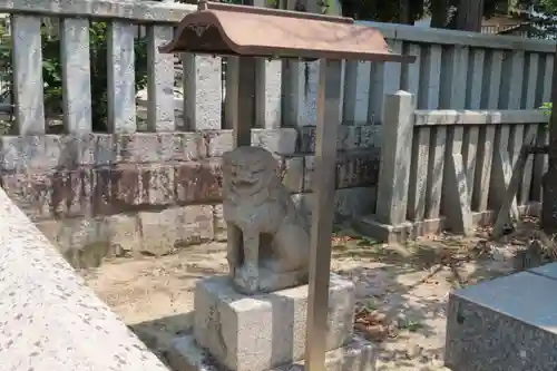 八岩華神社の狛犬