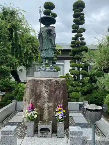 光明寺の像