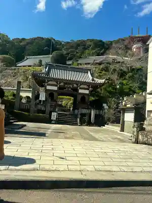 薬王寺の山門・神門
