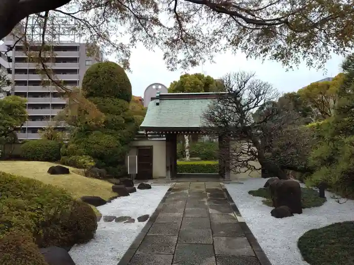 良泉寺の山門