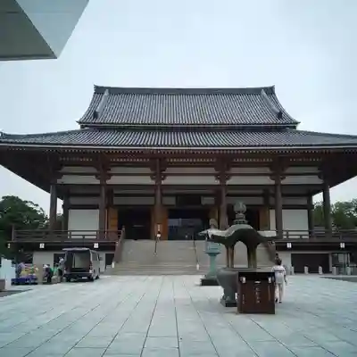 西新井大師総持寺の本殿・本堂